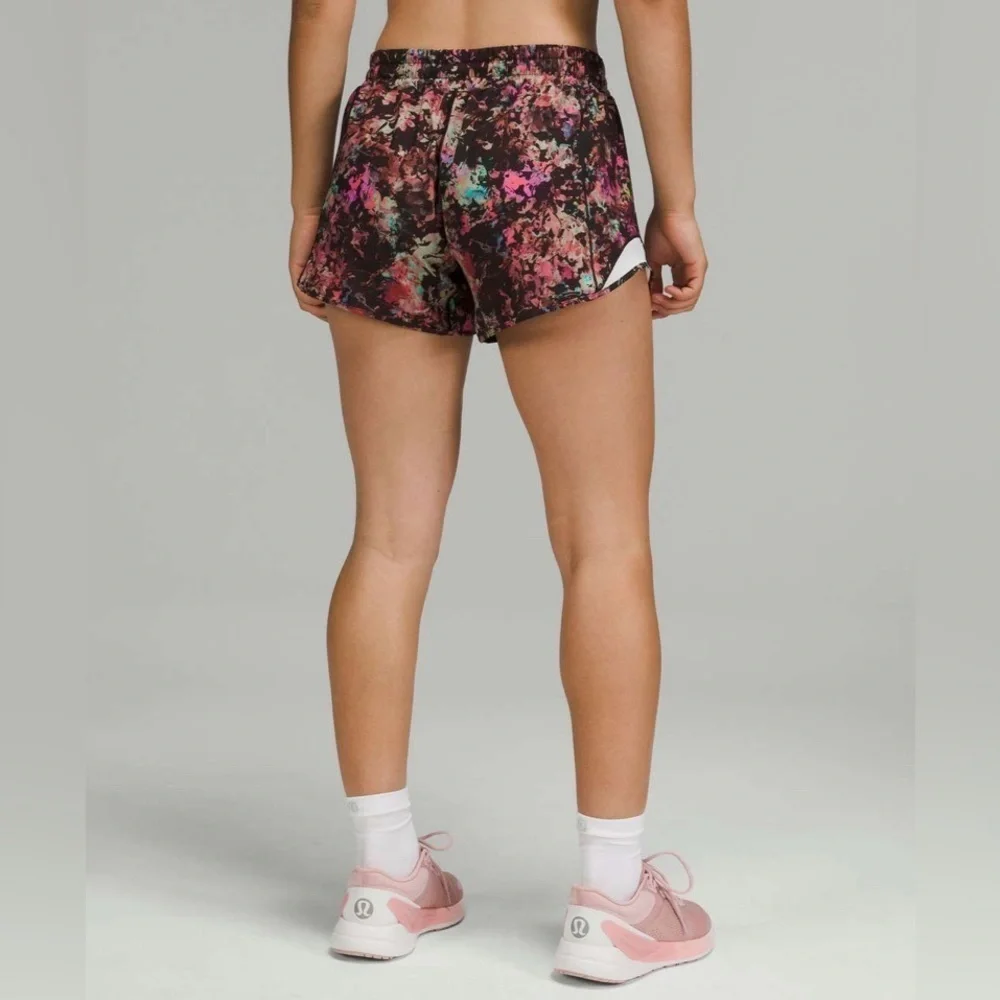 Lululemon Hotty Hot Low-Rise Lined Short 4